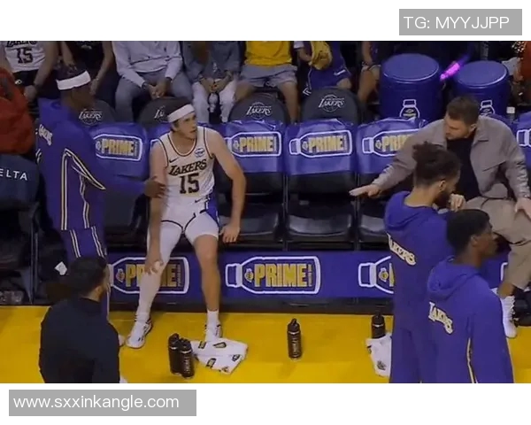 湖人主场不敌灰熊，遭遇三连败，揭示背后的隐忧